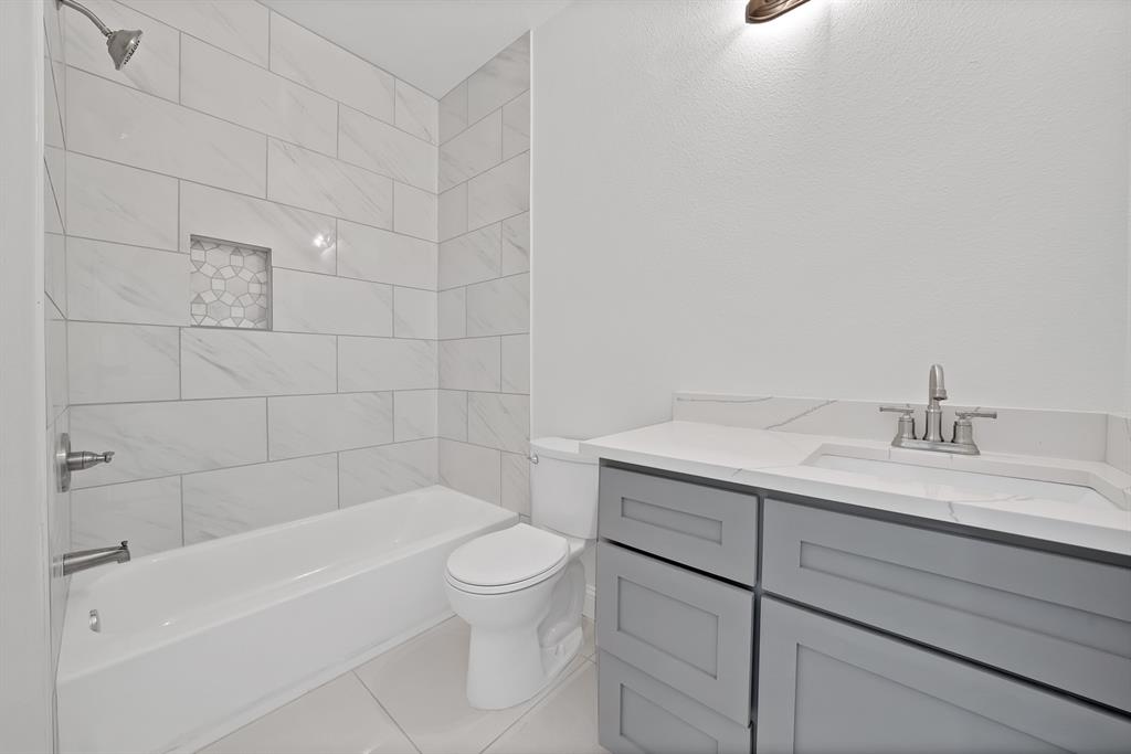 1112 Trinity Street Property Photo 20