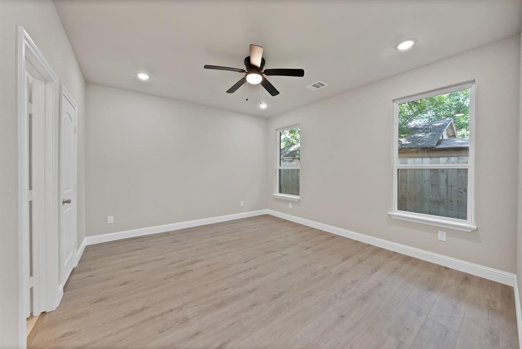 1112 Trinity Street Property Photo 21