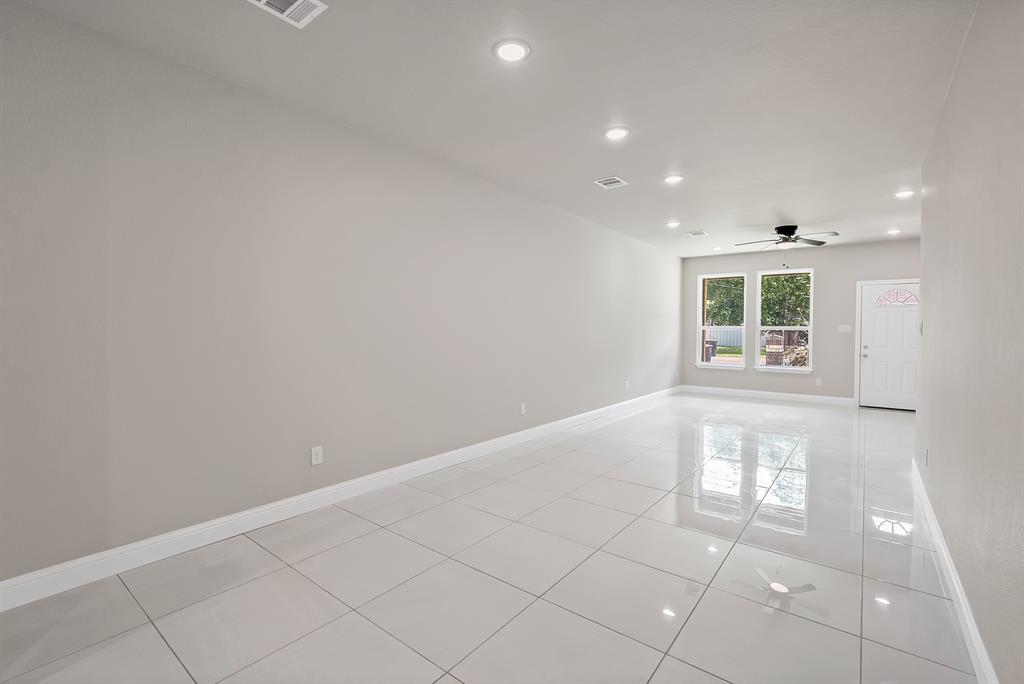 1112 Trinity Street Property Photo 30