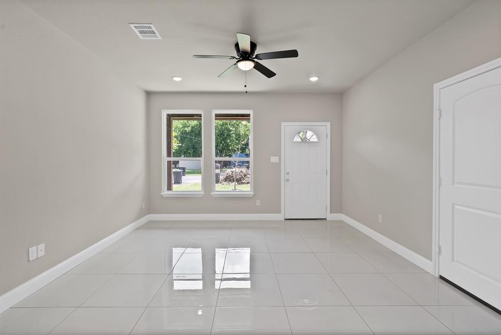 1112 Trinity Street Property Photo 32