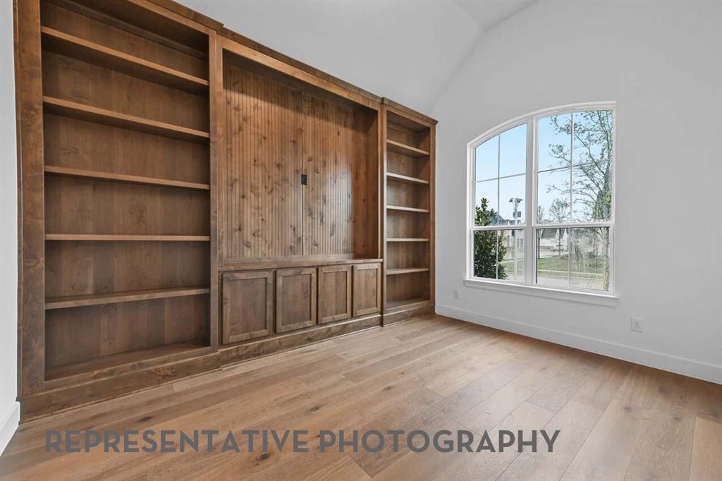 4120 Meander Way Property Photo 13