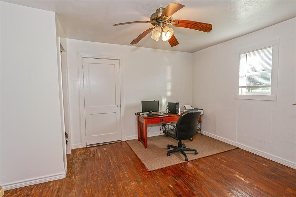 1306 Winn Road Property Photo 7