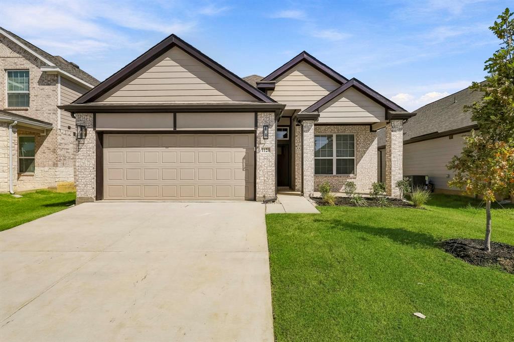 1120 Runway Road Property Photo 1