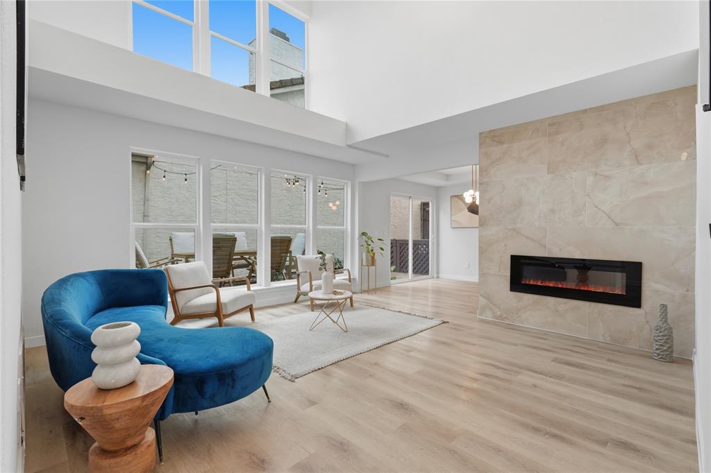 17118 Planters Row Property Photo 1