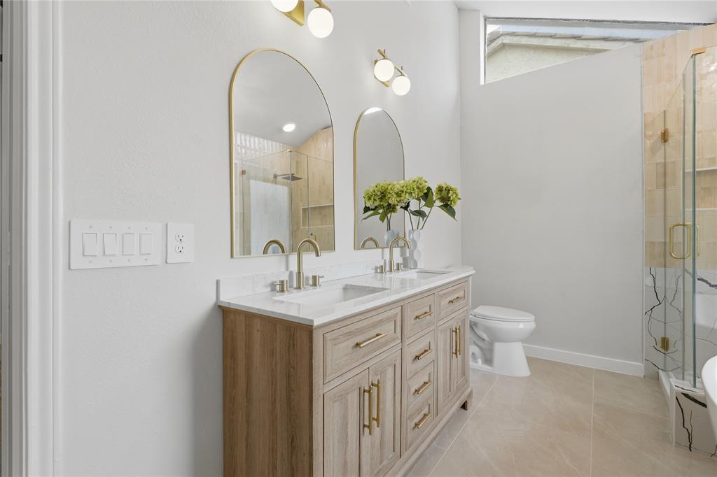 17118 Planters Row Property Photo 17