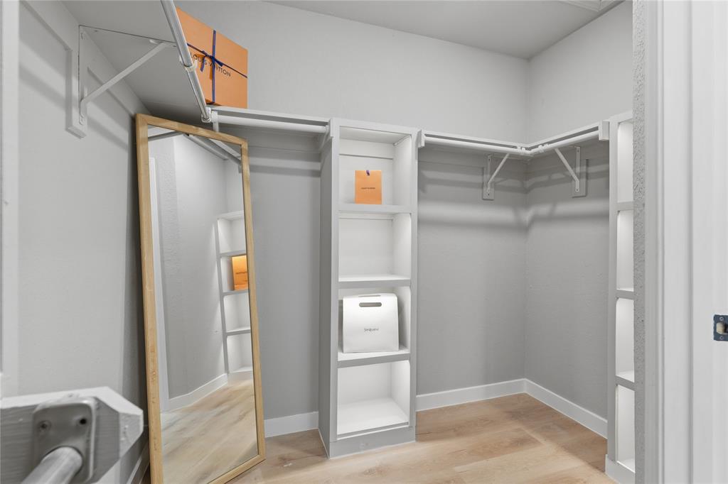17118 Planters Row Property Photo 18