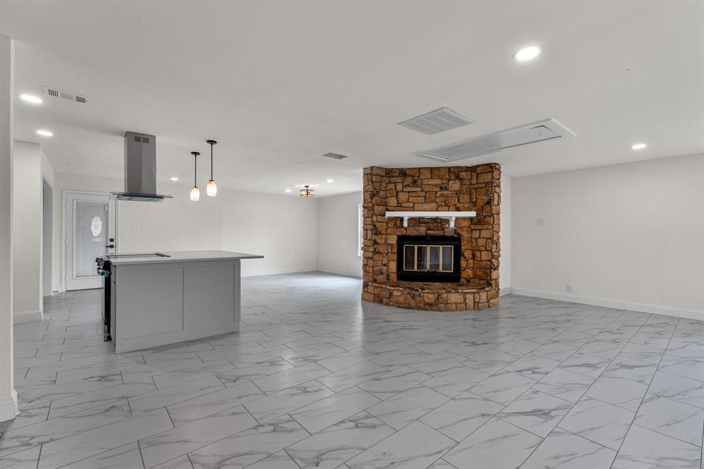 1004 E Georgian Road Property Photo 4