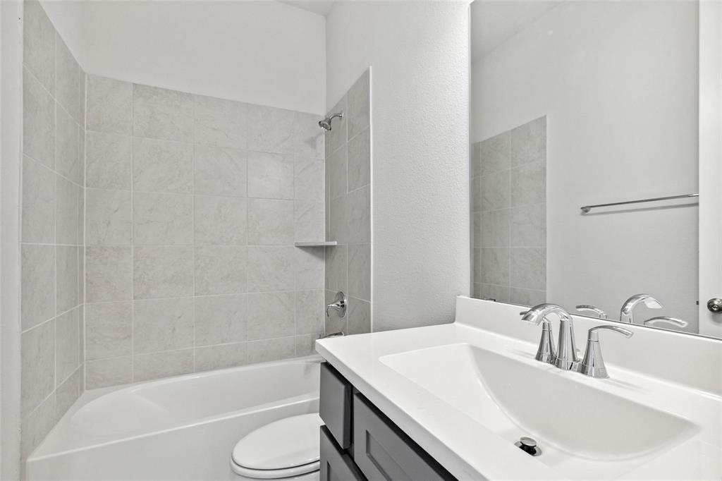 2813 Trinity Ridge Street Property Photo 16