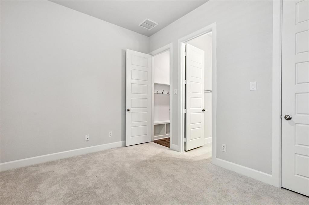 2813 Trinity Ridge Street Property Photo 20