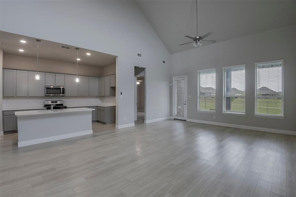 424 Burrow Drive Property Photo 6