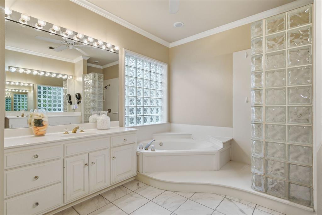 4117 Hollow Oak Circle Property Photo 16