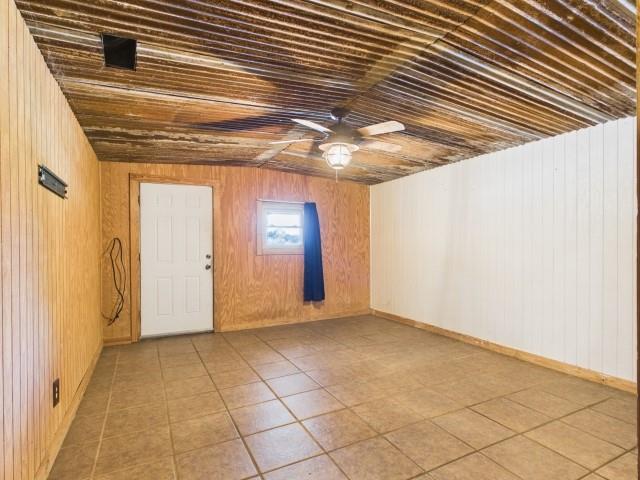 29118 N State Highway 19 Property Photo 17