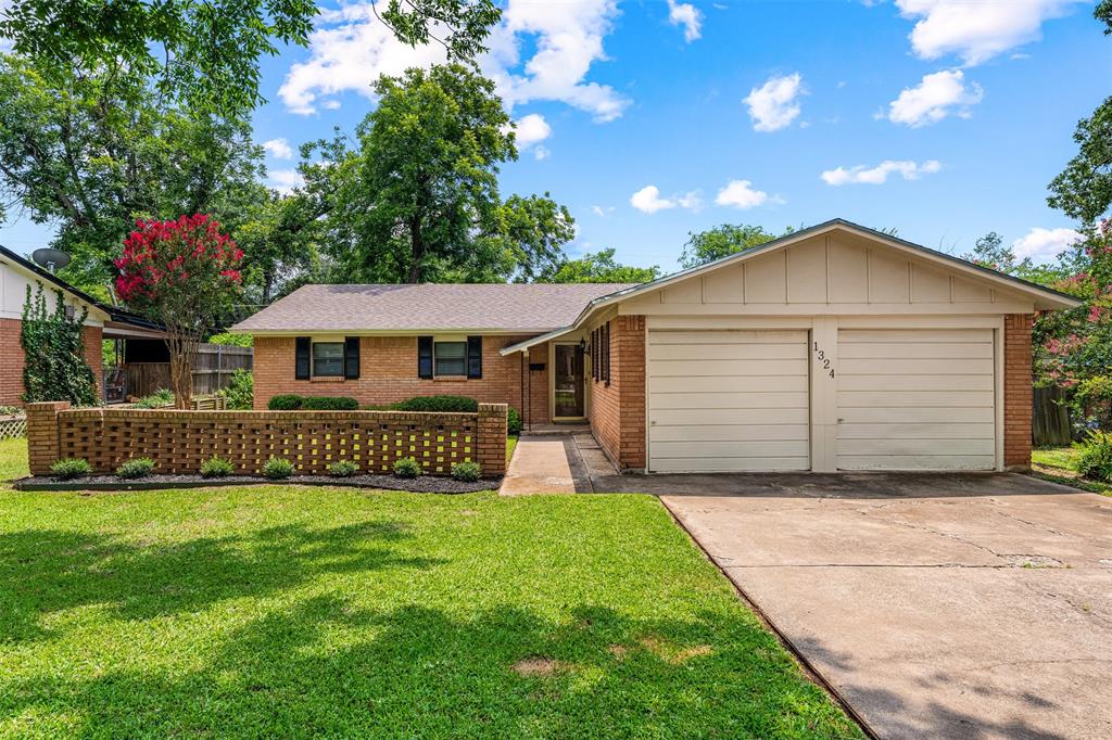 1324 Melrose Drive Property Photo 1