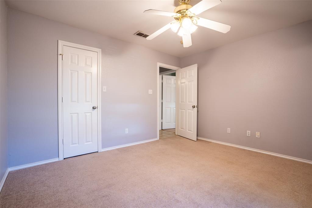 3202 Meandering Way Property Photo 27