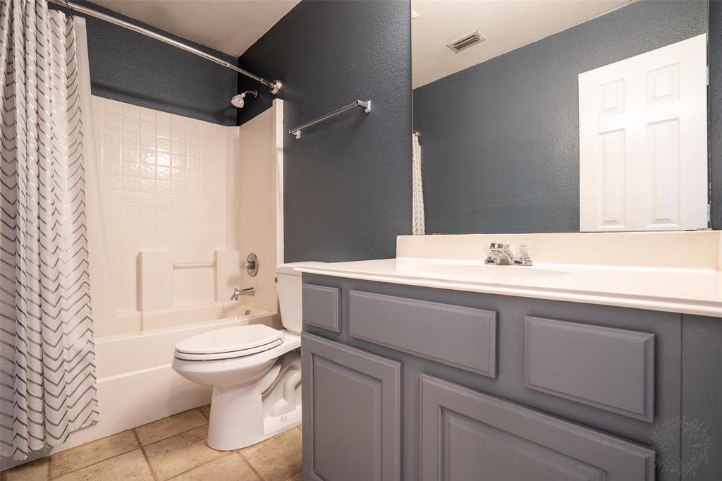 3202 Meandering Way Property Photo 28