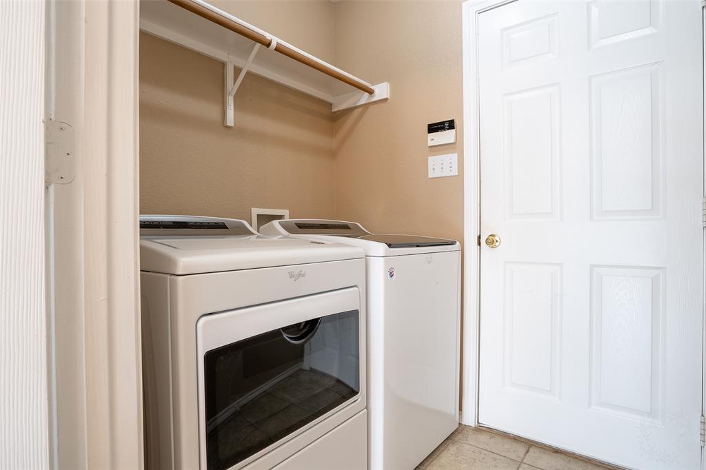 3202 Meandering Way Property Photo 30