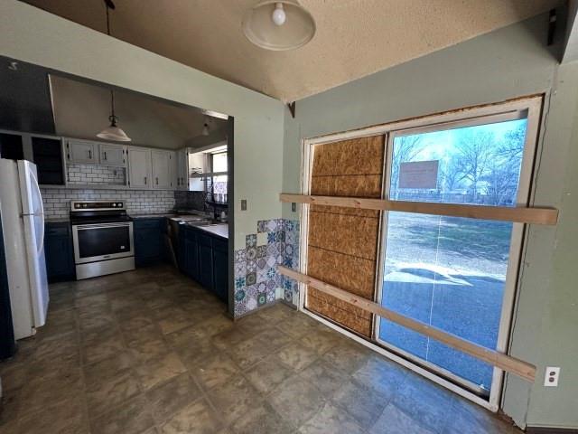 548 Spring River Drive Property Photo 10