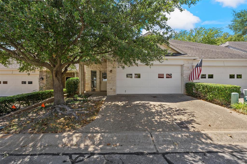 2823 Savannah Court Property Photo 1
