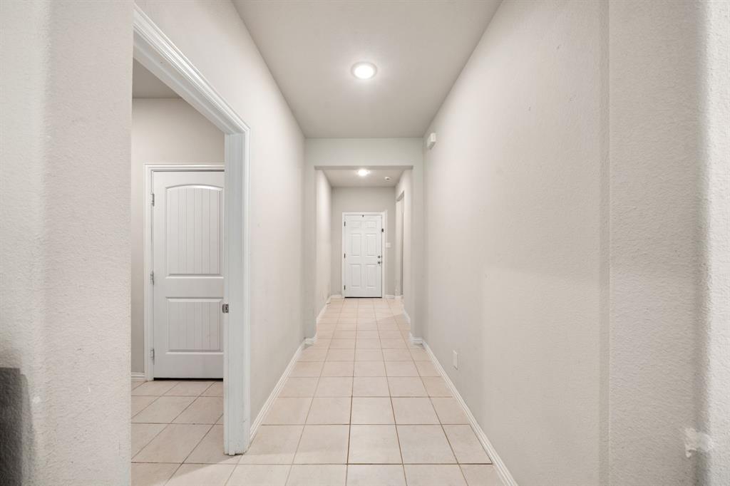 913 Sayle Property Photo 6