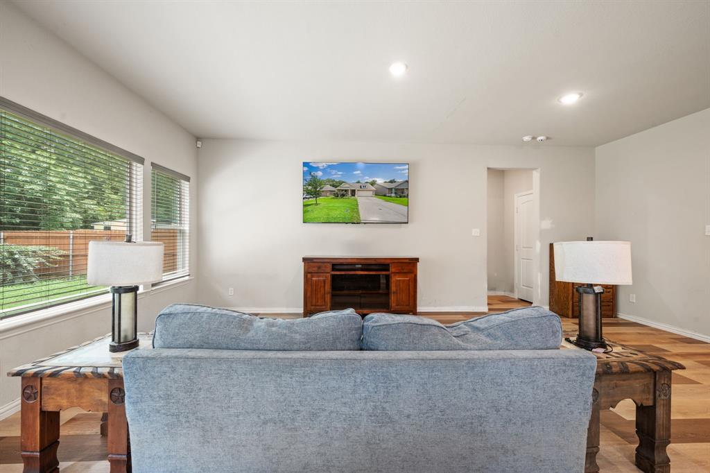 913 Sayle Property Photo 10