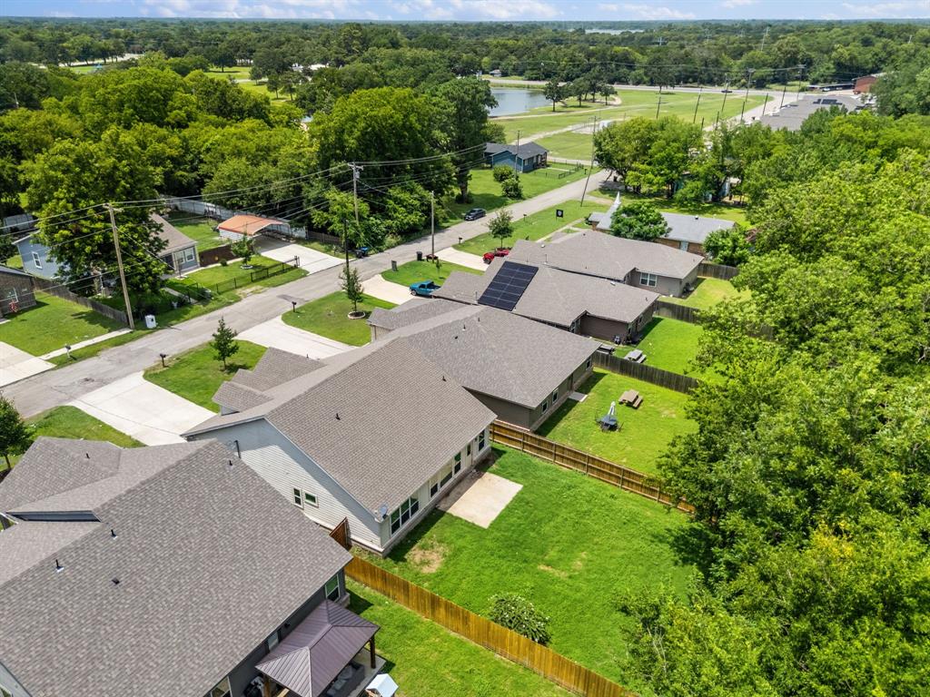 913 Sayle Property Photo 37