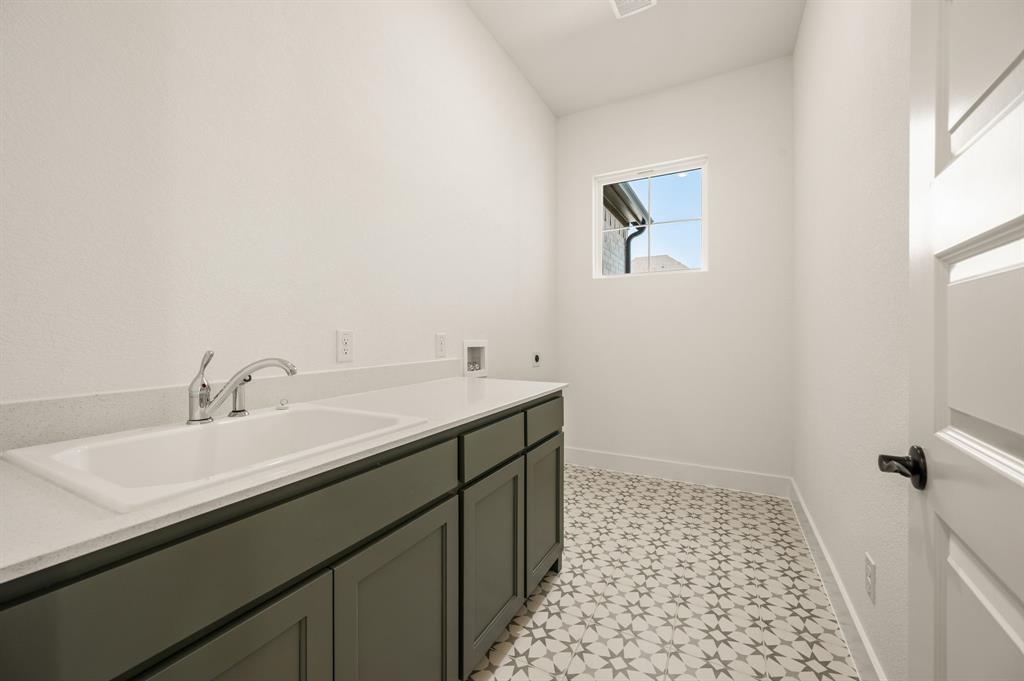 403 Kestrel Court Property Photo 16