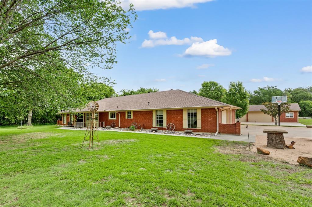 981 Witherspoon Way Property Photo 6