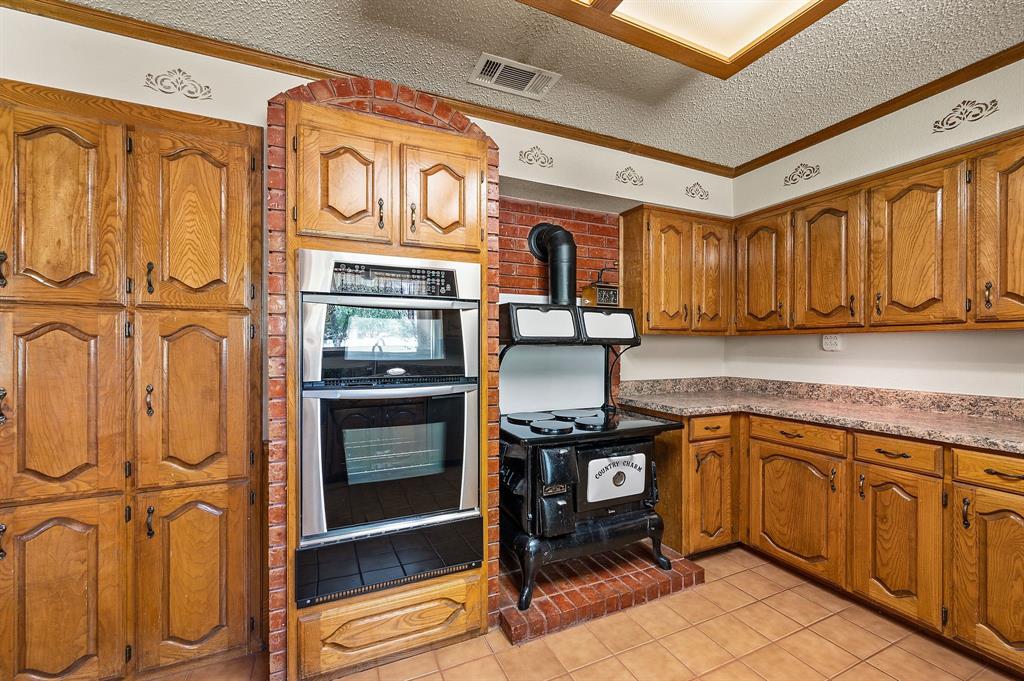 981 Witherspoon Way Property Photo 14