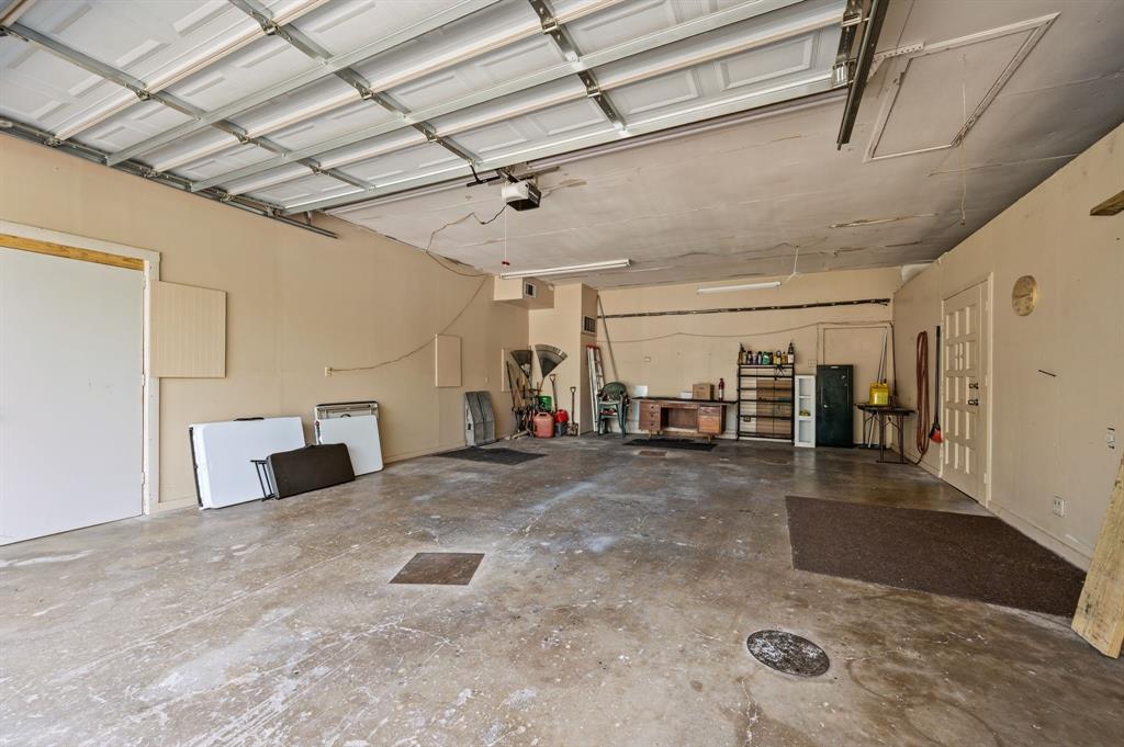 981 Witherspoon Way Property Photo 28