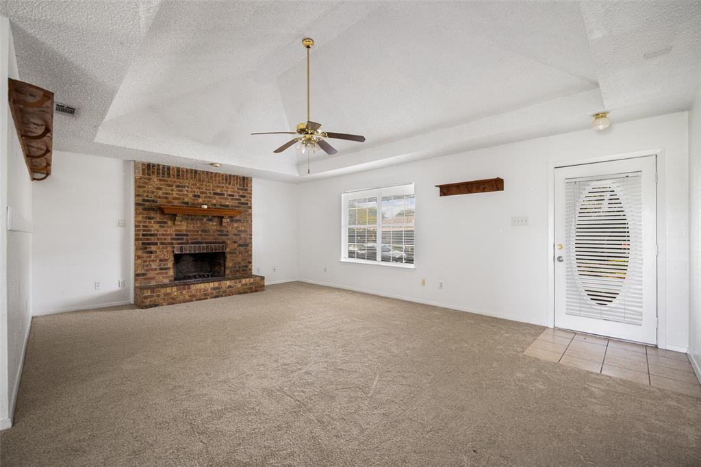 118 Windsor Drive Property Photo 2