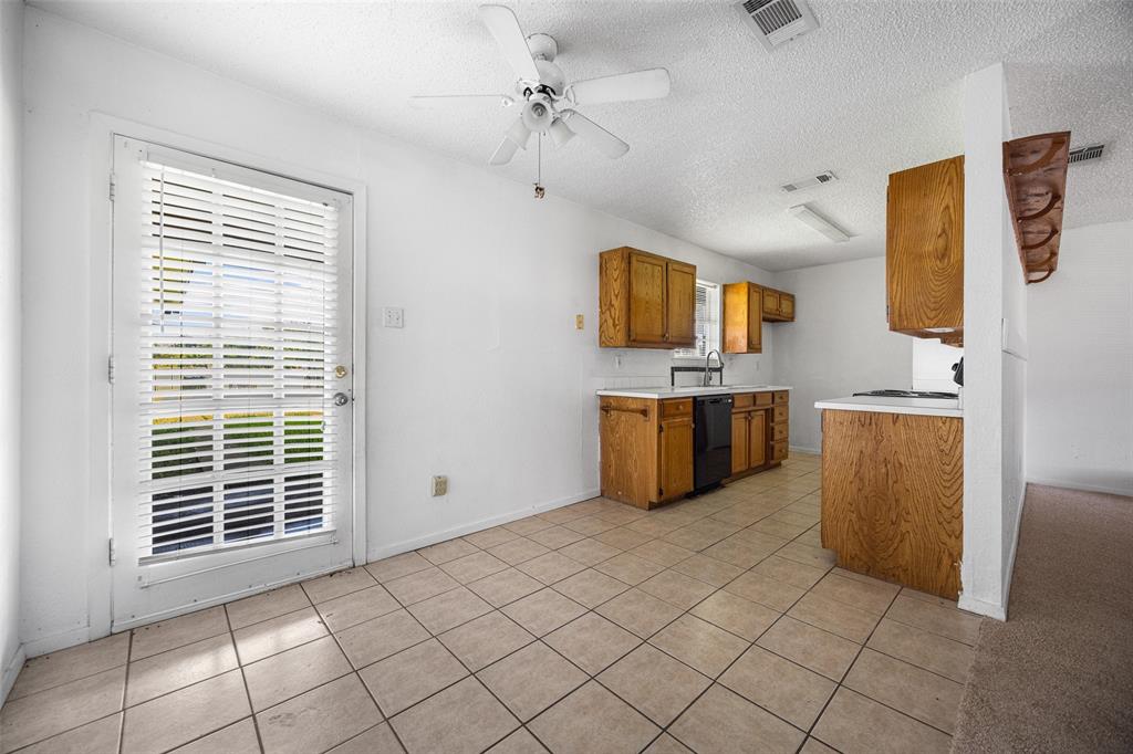 118 Windsor Drive Property Photo 7