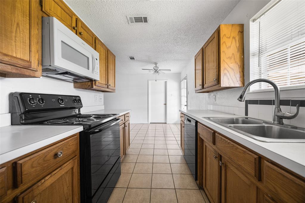 118 Windsor Drive Property Photo 8