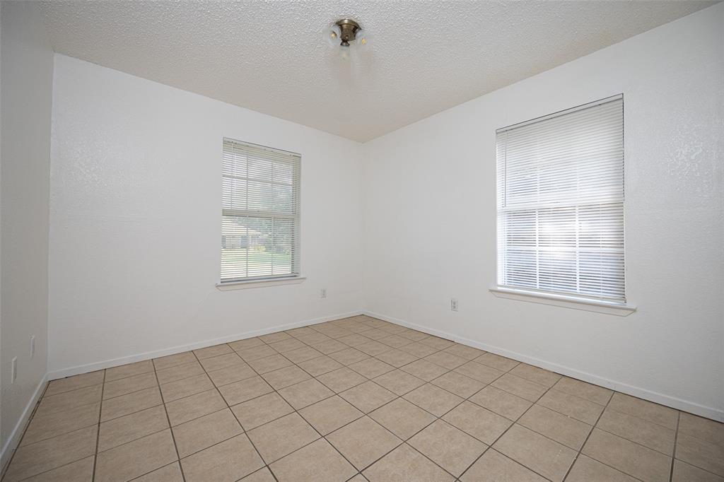 118 Windsor Drive Property Photo 14