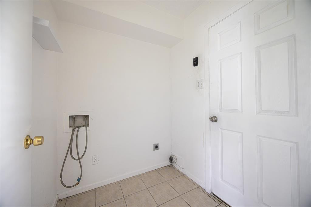 118 Windsor Drive Property Photo 16