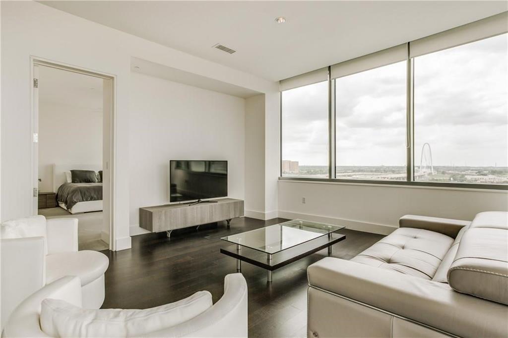 2200 Victory Avenue 707 Property Photo 6