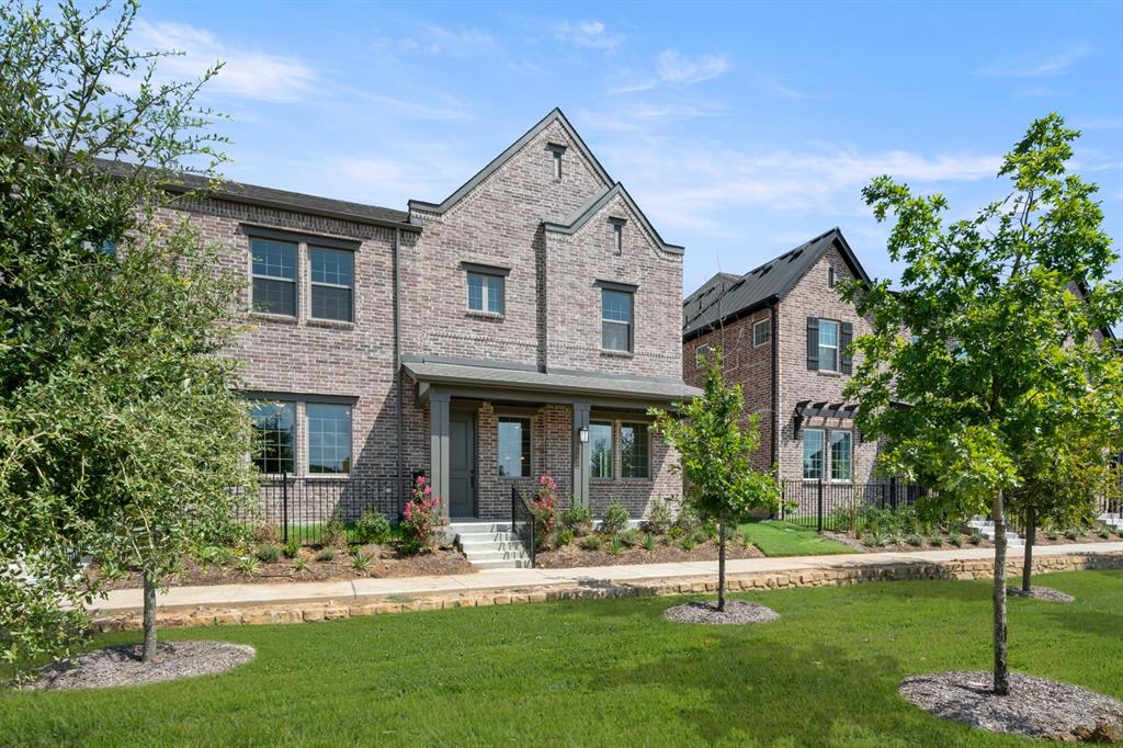 2408 Glacier Way Property Photo 1