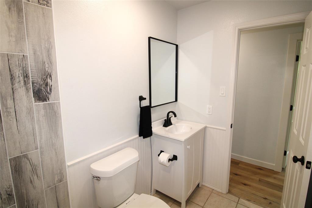 640 Callender Lake Drive Property Photo 28
