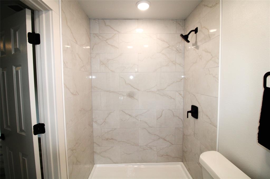 640 Callender Lake Drive Property Photo 30