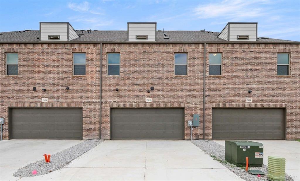2410 Glacier Way Property Photo 2