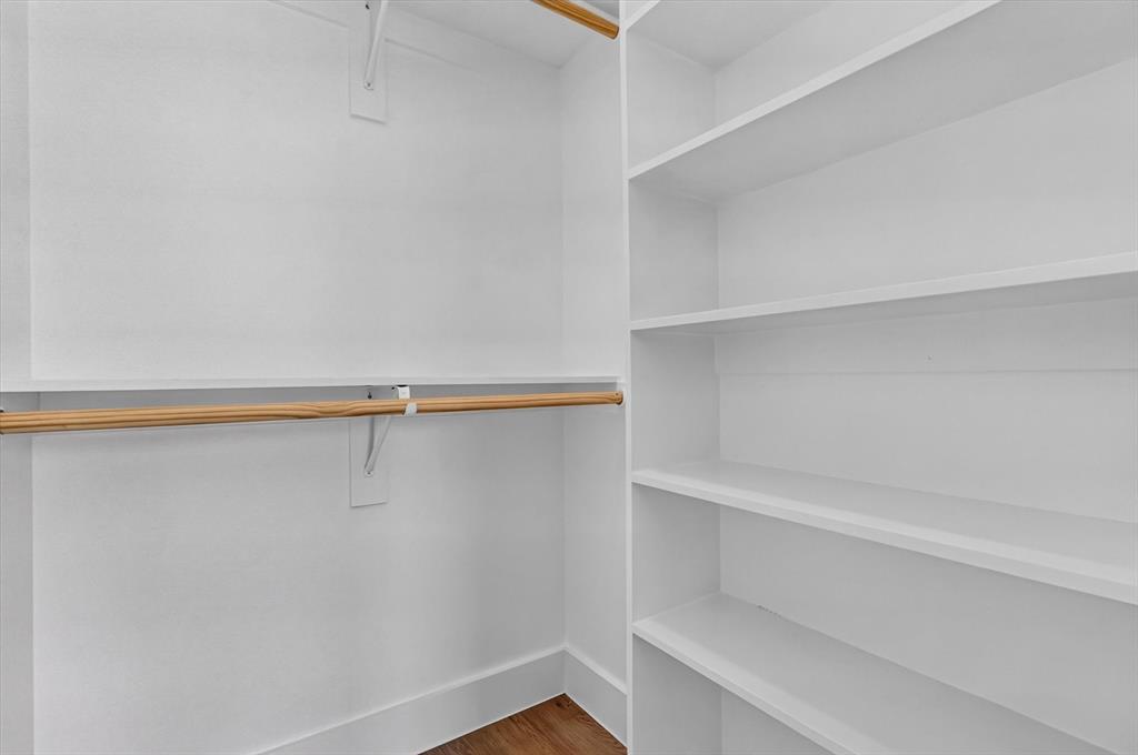 1008 Devonshire Drive Property Photo 17