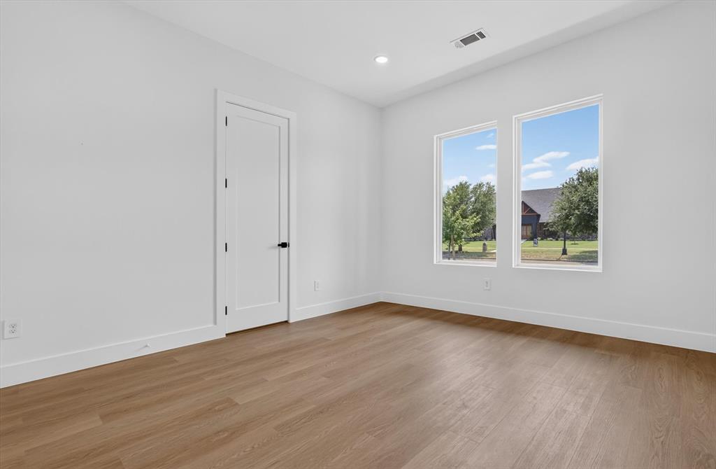 1008 Devonshire Drive Property Photo 21