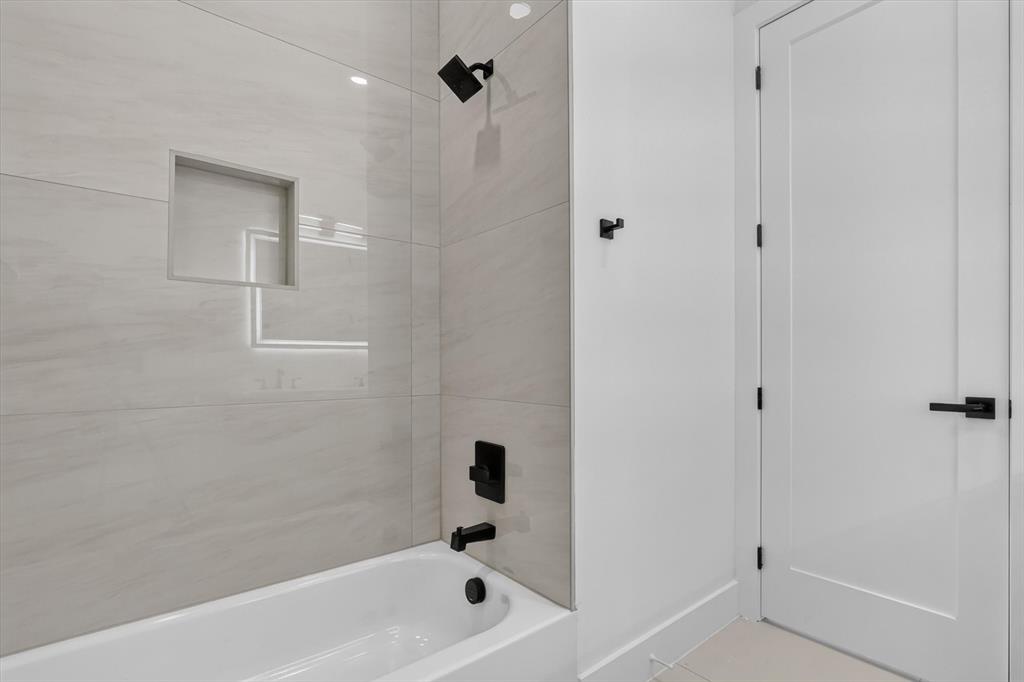 1008 Devonshire Drive Property Photo 27
