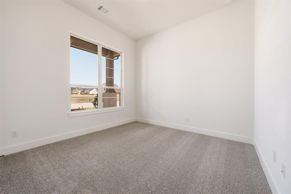 910 Sandpiper Drive Property Photo 4
