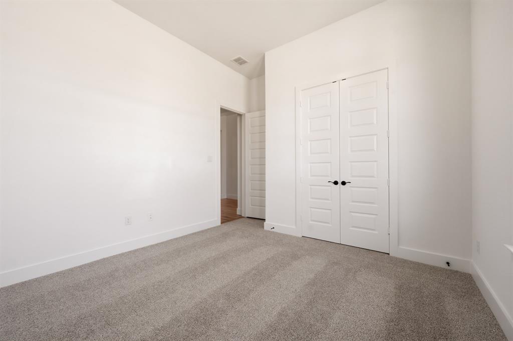910 Sandpiper Drive Property Photo 5