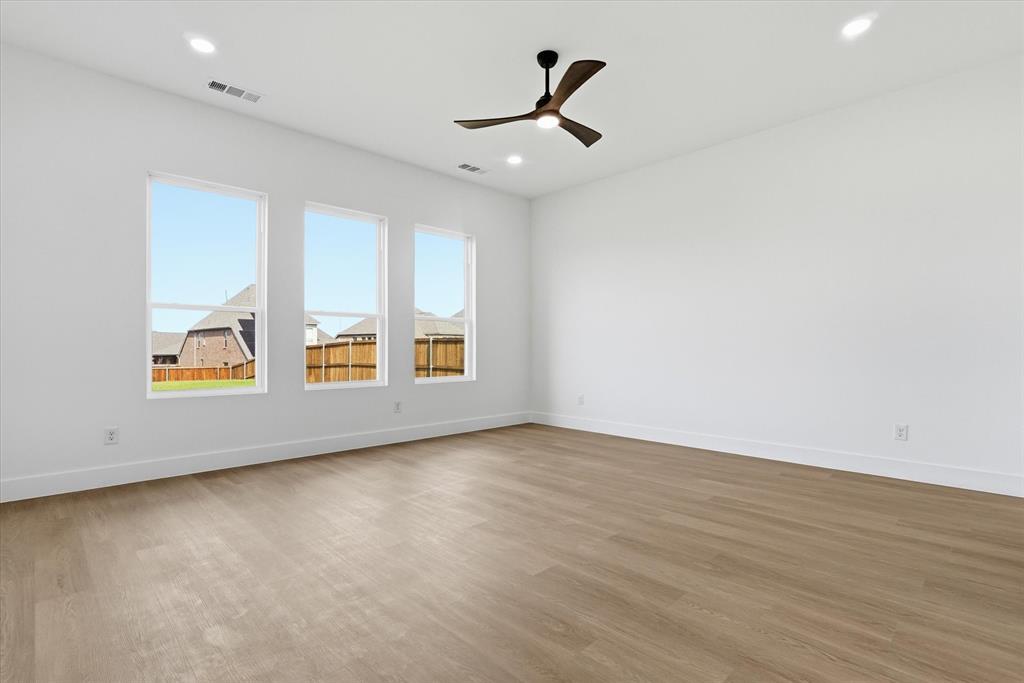 1014 Devonshire Drive Property Photo 11