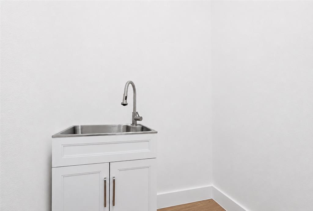 1014 Devonshire Drive Property Photo 20