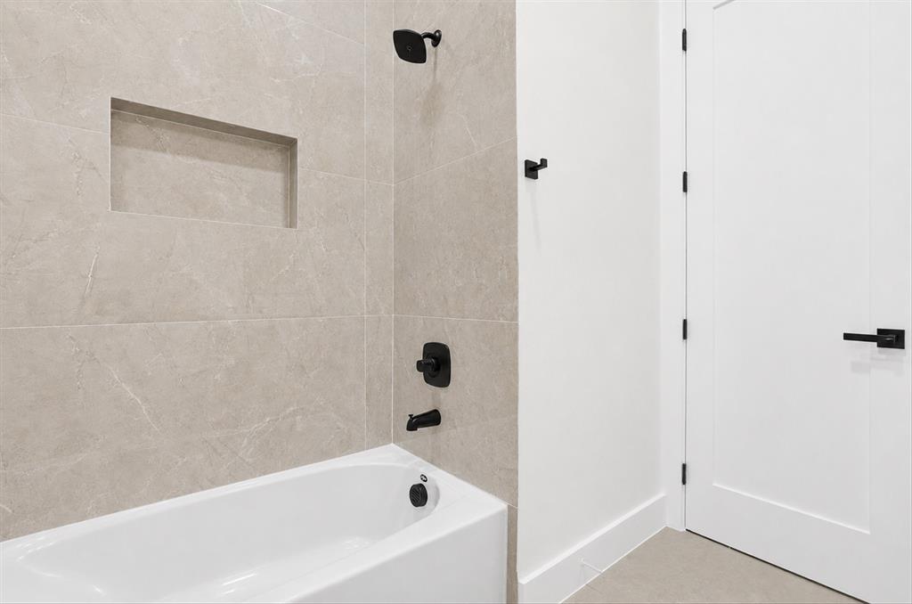 1014 Devonshire Drive Property Photo 27