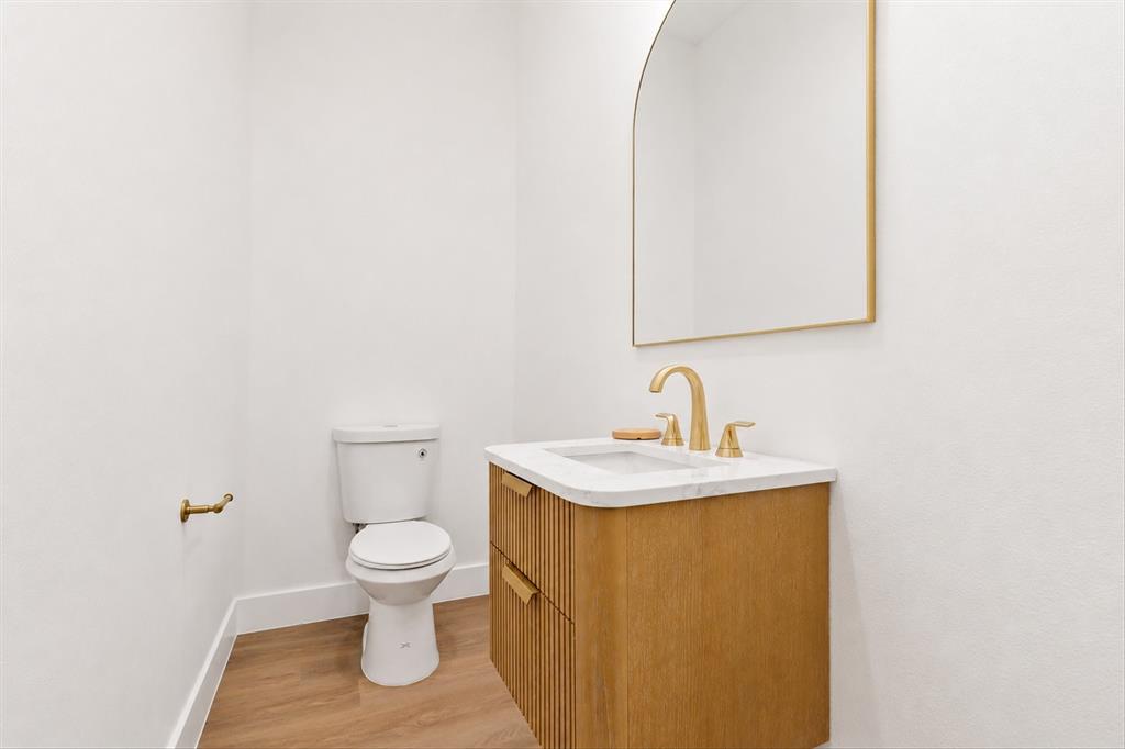 1014 Devonshire Drive Property Photo 28
