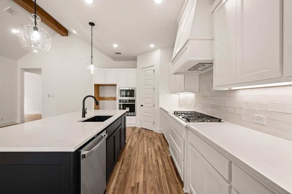 704 Blackbird Drive Property Photo 19