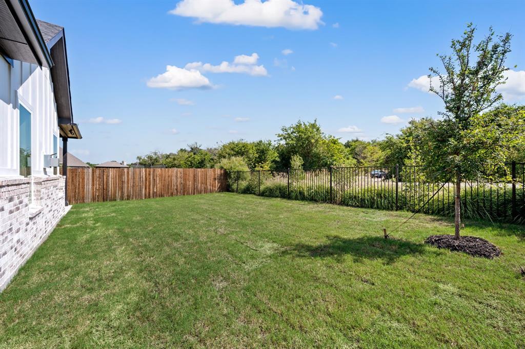 704 Blackbird Drive Property Photo 37